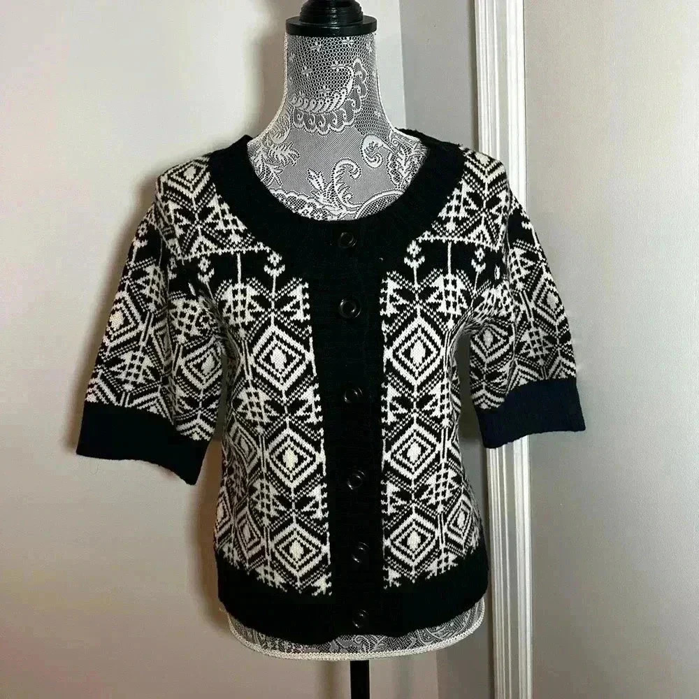 Jillian Jone Thick Wool Short Sleeve Sweater Black/ Off White. Sz: S Aztec print